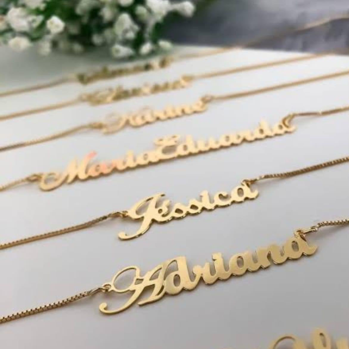 Colar Nome personalizado .