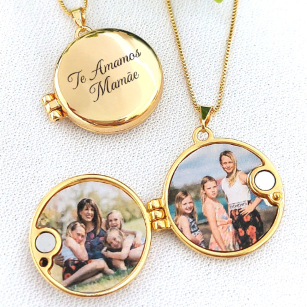 Colar Relicário Redondo personalizado com duas fotos