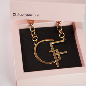 Colar Monograma com duas letras luxo personalizado.