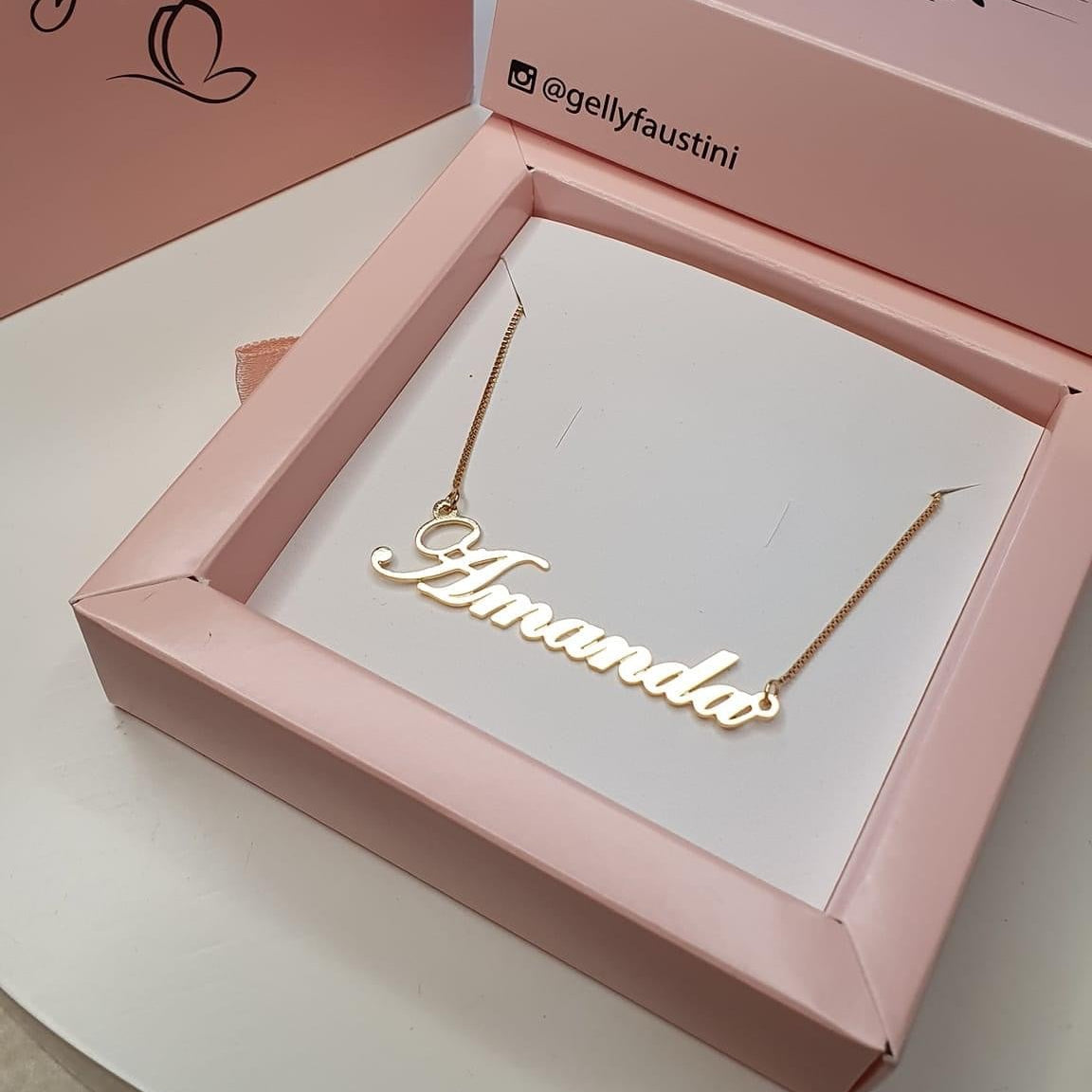 Colar  Nome personalizado .