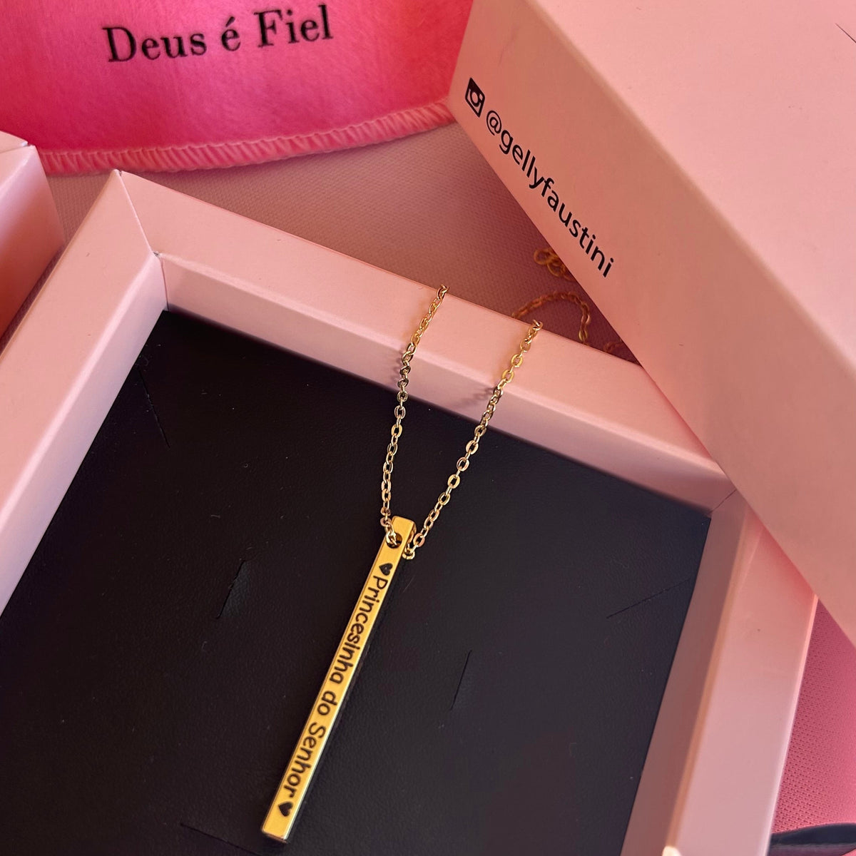 Colar Cubo personalizado nos 4 lados