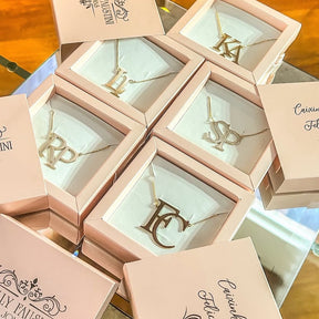 Colar  Monograma com duas letras personalizado .