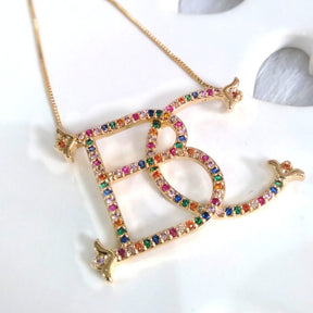 Colar  Monograma com duas letras em zircônias personalizado.