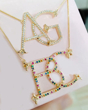 Colar  Monograma com duas letras em zircônias personalizado.