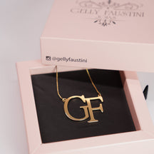 Colar  Monograma com duas letras personalizado .